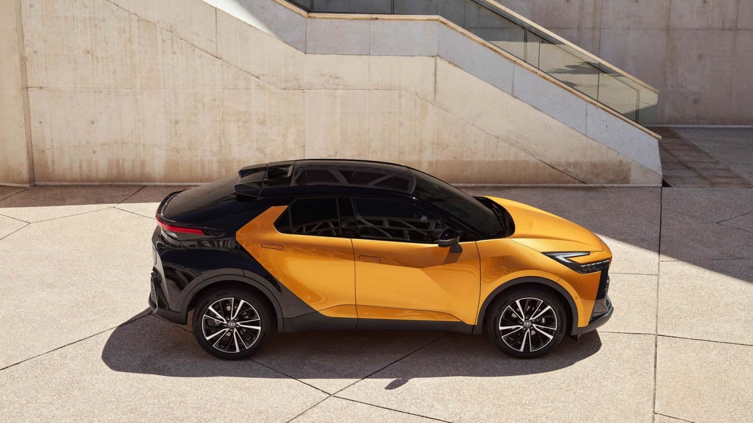 2024-Toyota C-HR