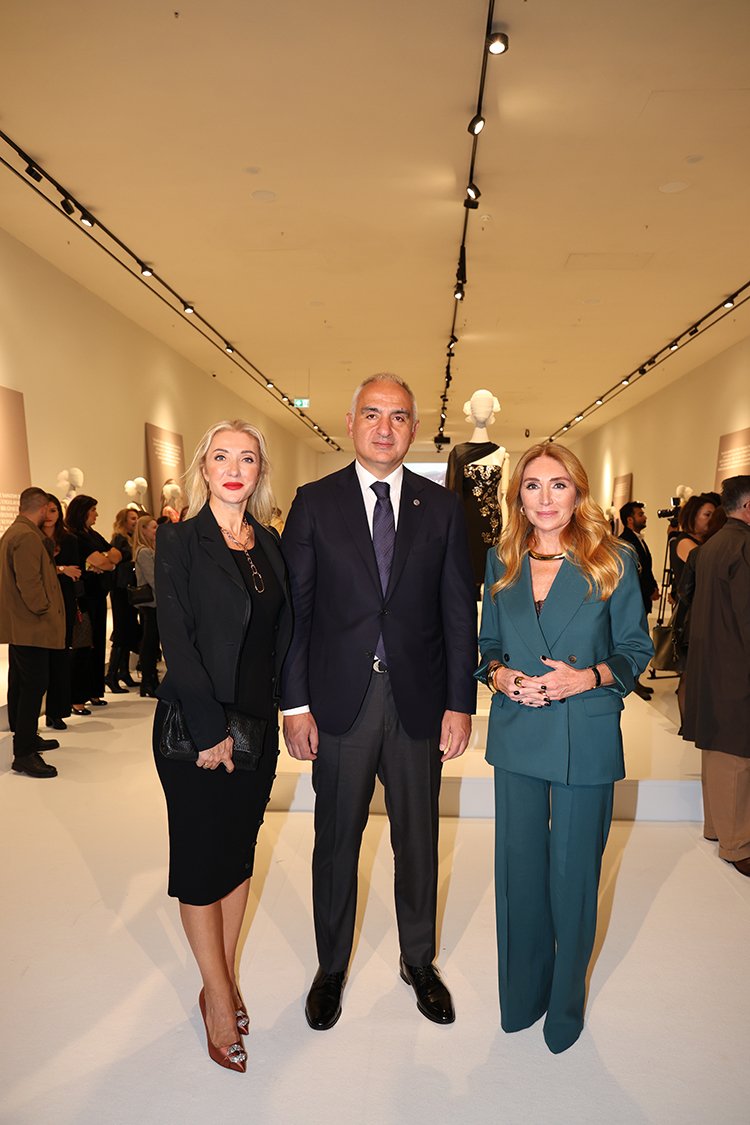 Pervin Ersoy,Mehmet Nuri Ersoy,Dilek Hanif