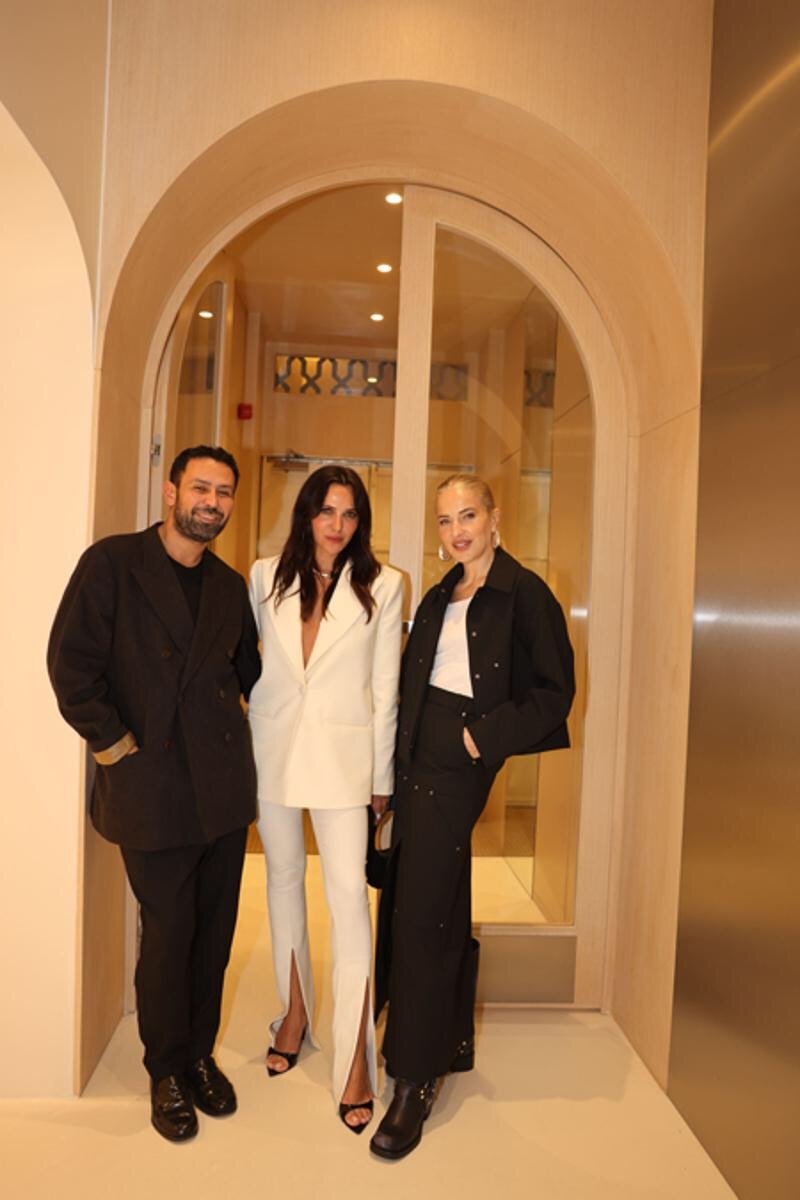 Tolga Sezgin, Yasemin Öğün, Burcu Esmersoy