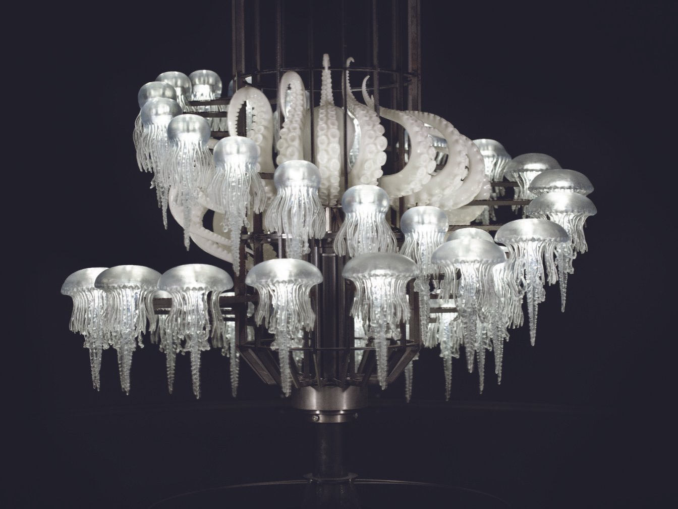 Mat Collishaw, Çınlayan Sirenler, 2023 Görsel Nicolas Polli