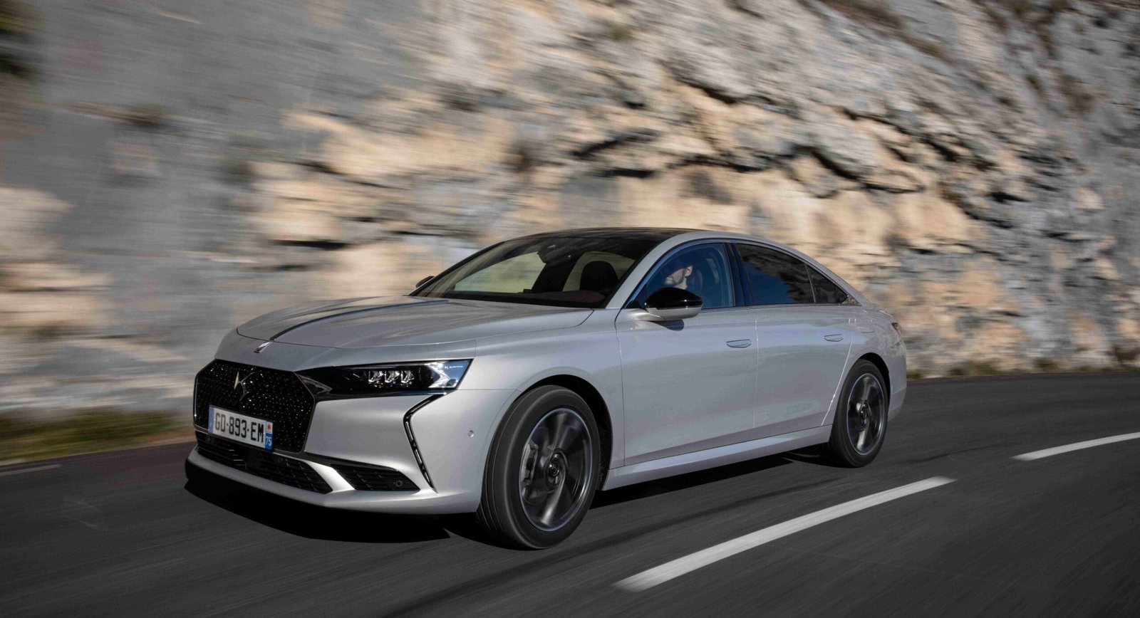 DS 9 OPÉRA E-TENSE 250