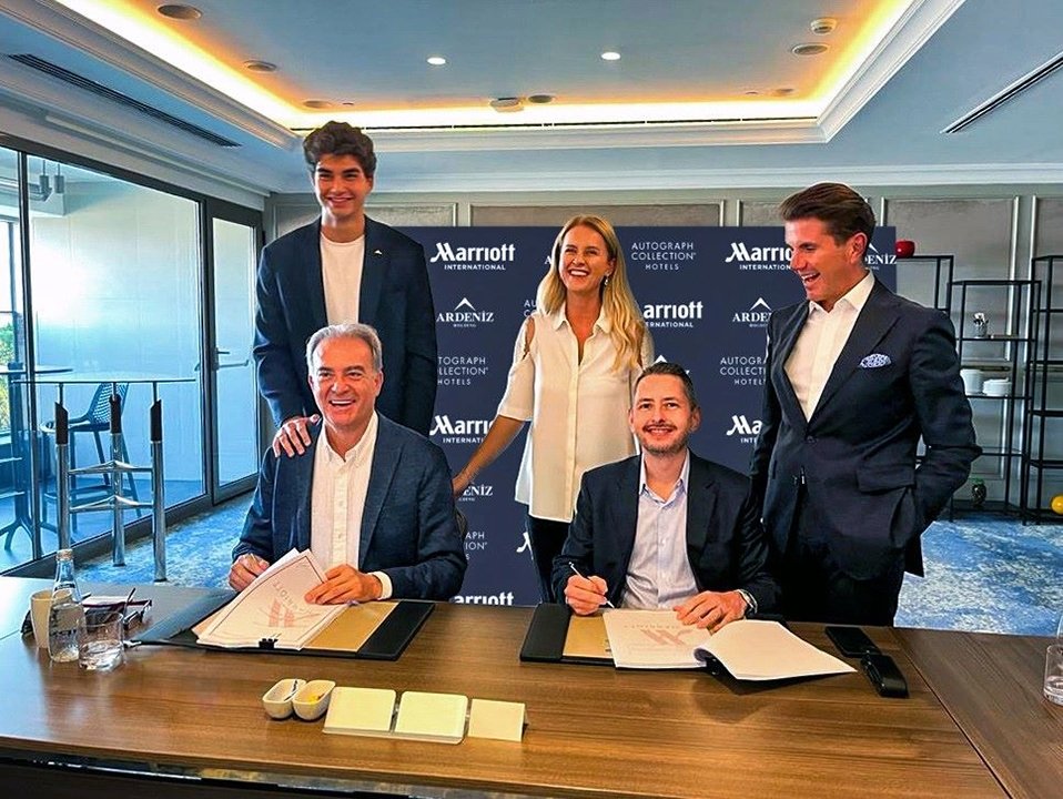 DYC Turizm Yönetim Kurulu Başkanı Çetin Ceylan, Marriott International Avrupa, Orta Doğu ve Afrika İş Geliştirmeden Sorumlu Başkanı Jerome Briet