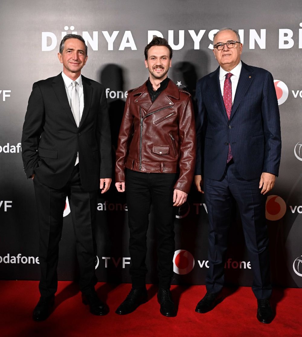 Engin Aksoy,Aras Bulut İynemli,Mehmet Akif Üstündağ