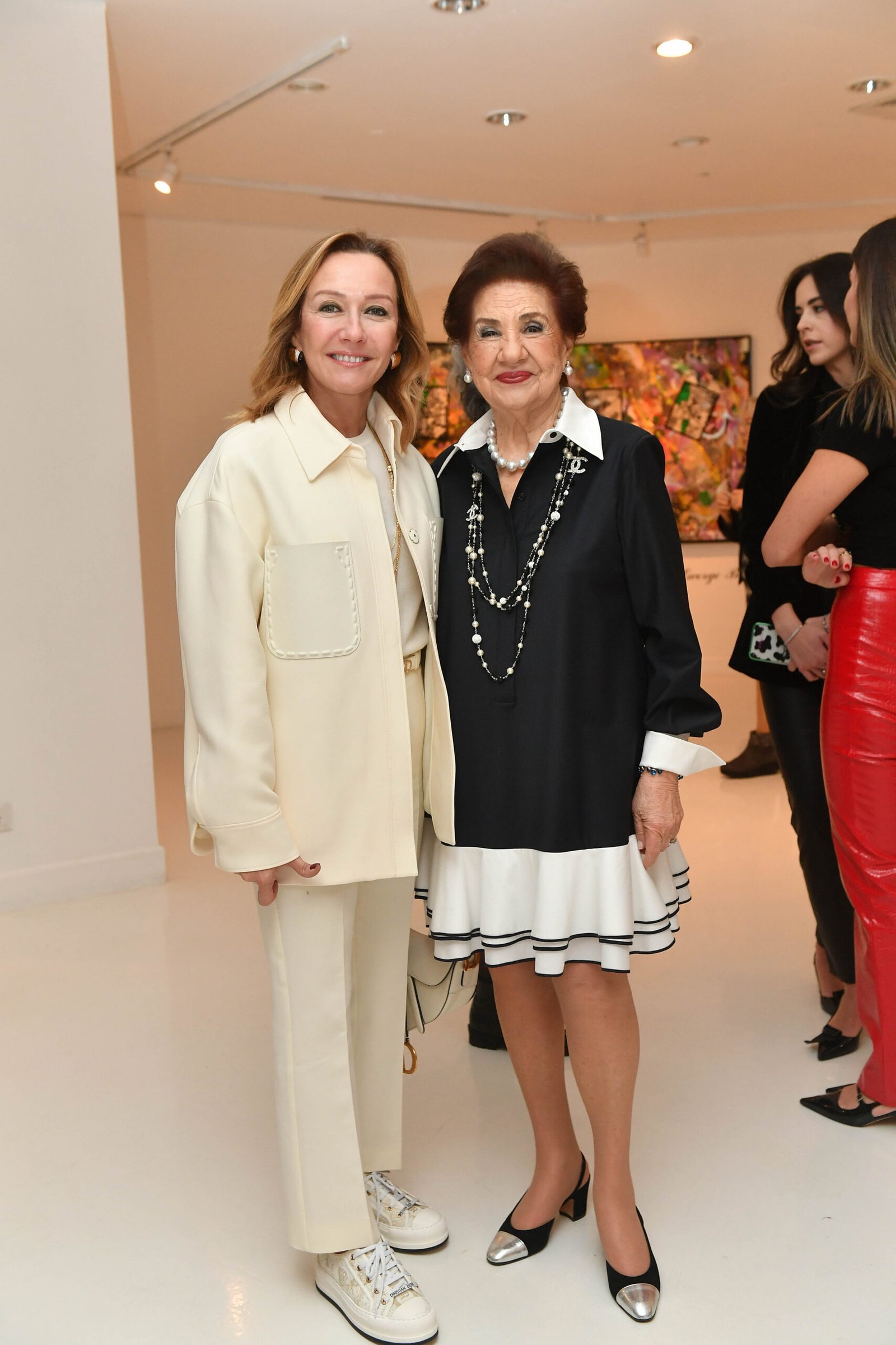 Revna Demirören,İnci Ertuğ