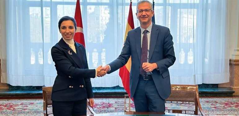 TCMB Başkanı Erkan ile İspanya Merkez Bankası Başkanı Pablo Hernandez de Cos
