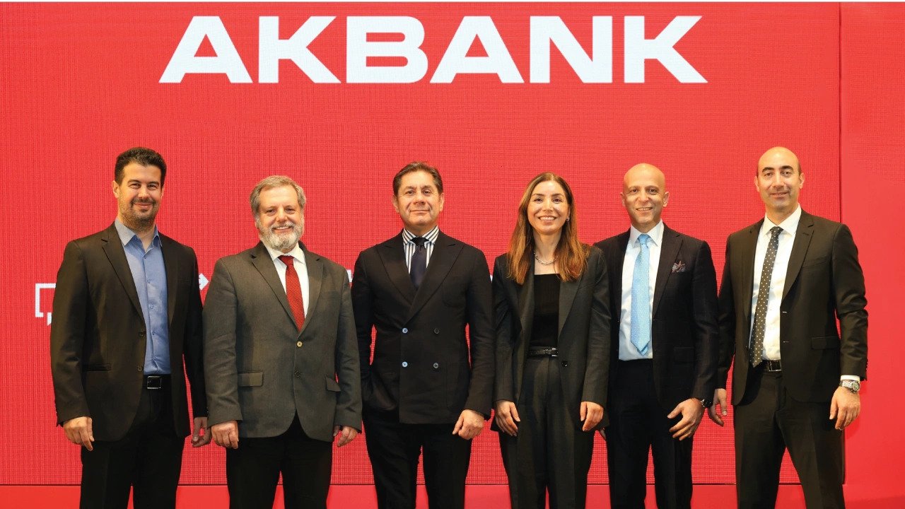 Akbank KOBİ Bankacılığı Genel Müdür Yardımcısı Bülent Oğuz, Akbank Başekonomisti Çağrı Sarıkaya, BCG Group Yönetici Ortağı Lale Dağlı Ertok ve Megamerchant Kurucusu ve CEO’su Yaman Alpata