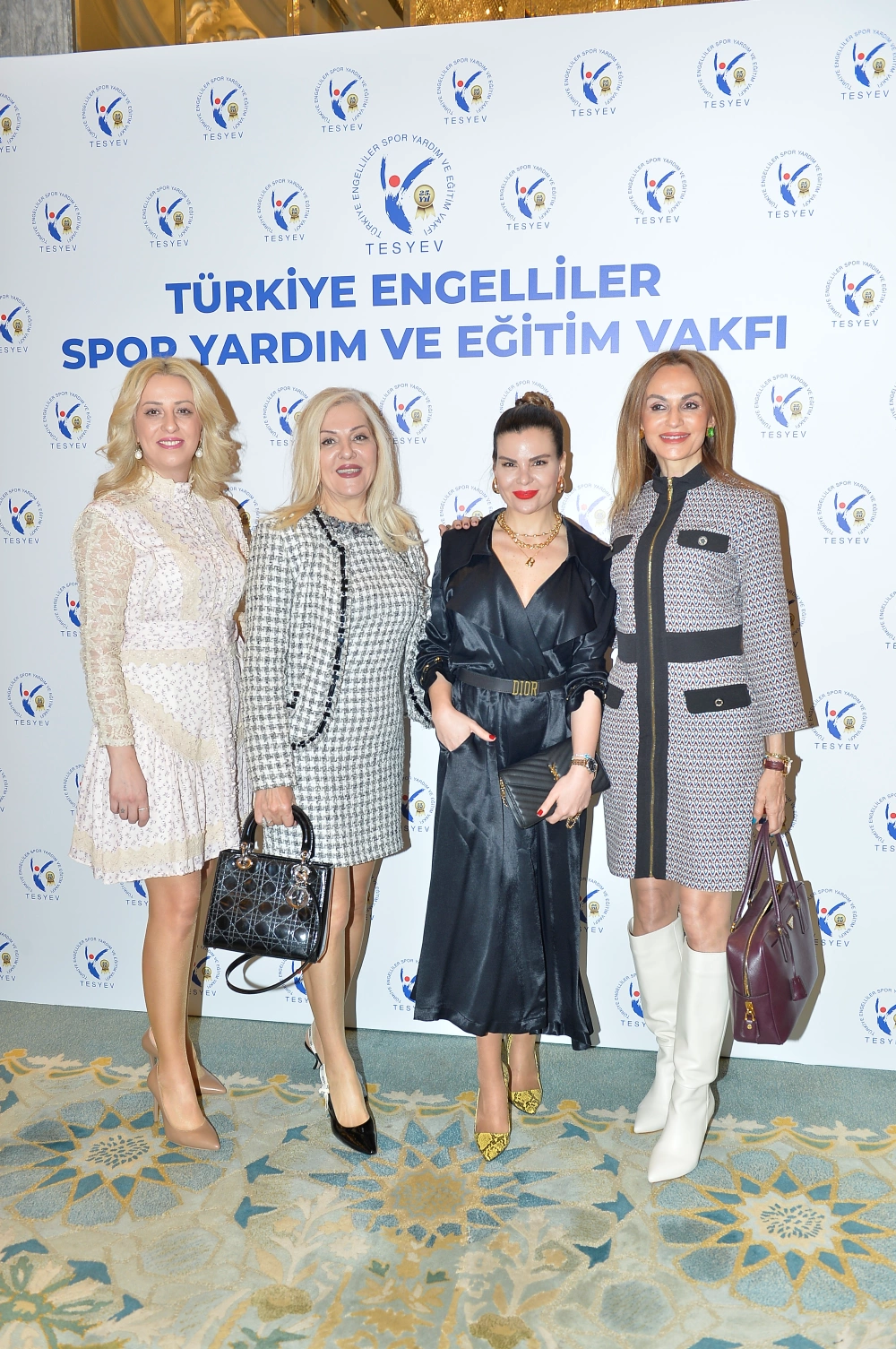 Ceren Hatipoğlu-Tülin Kartoz-Burcu Kartoz-Arzu Kunt