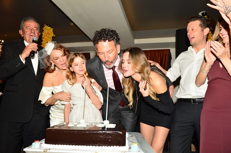 Güven-Kadriye-Lal-Orkun-Nil-Özhun-Ayşe Olgar