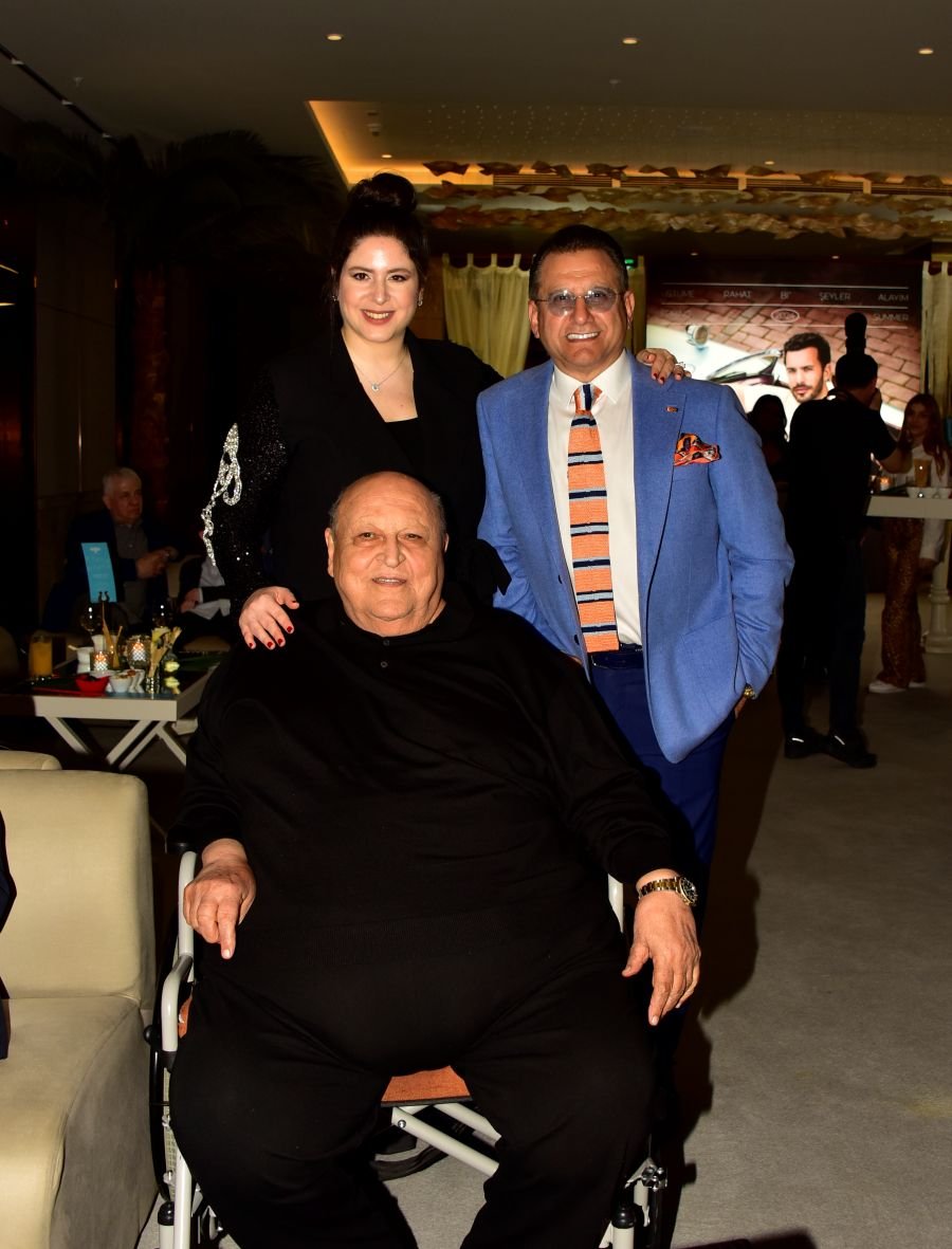 Sena, Hilal Suerdem, Abdullah Kiğılı