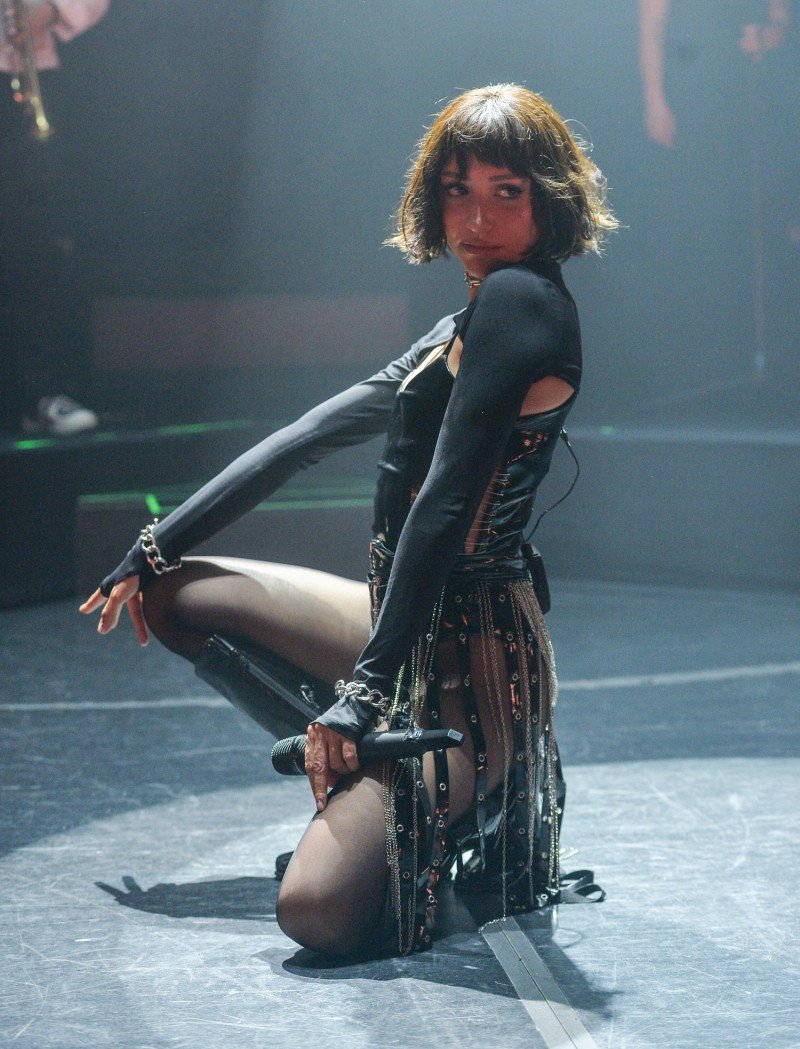 Zeynep Bastık hakkında