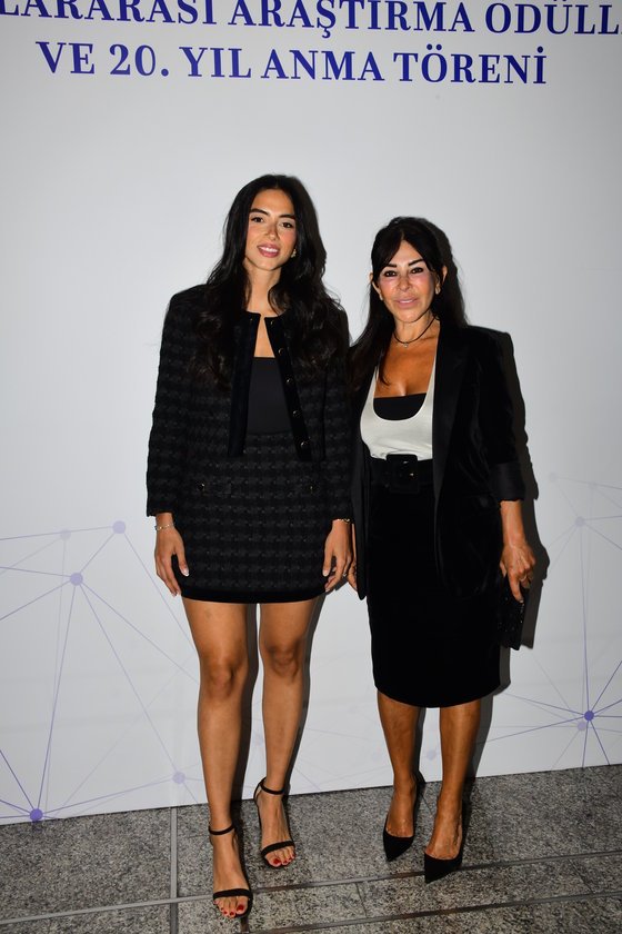 Ceyda Dinçer,Suzan Sabancı