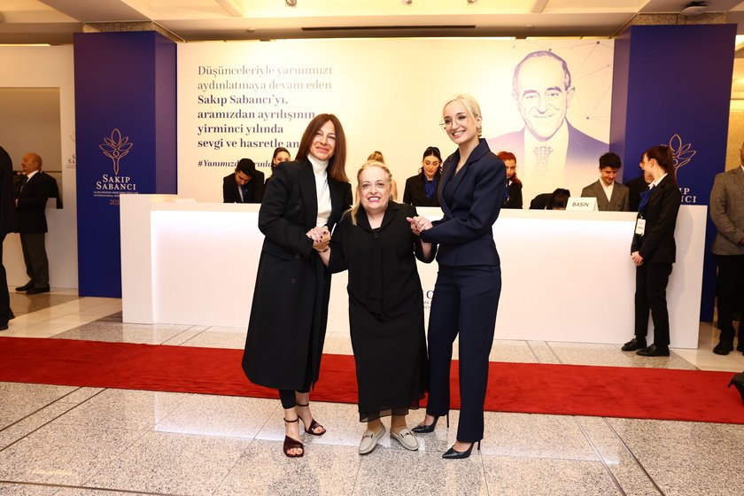 Sevil Sabancı,Dilek Sabancı,Melisa Tapan