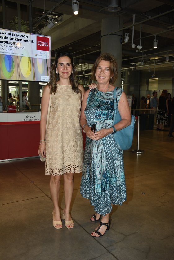 Arzu Komili,Alev Komili