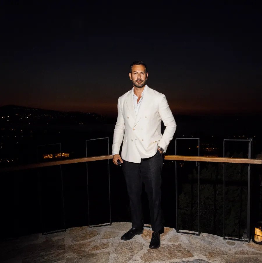 Joey Ghazal hakkında