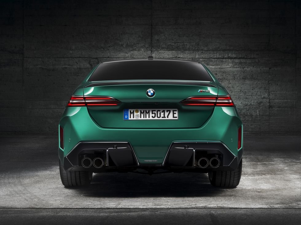 2025-BMW M5 hybrid