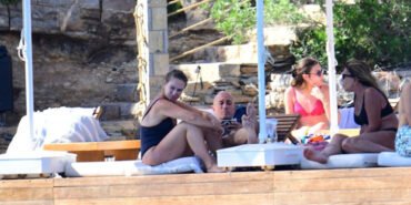 İzzet Garih ve eşi Roksi Garih'in Bodrum'da deniz keyfi
