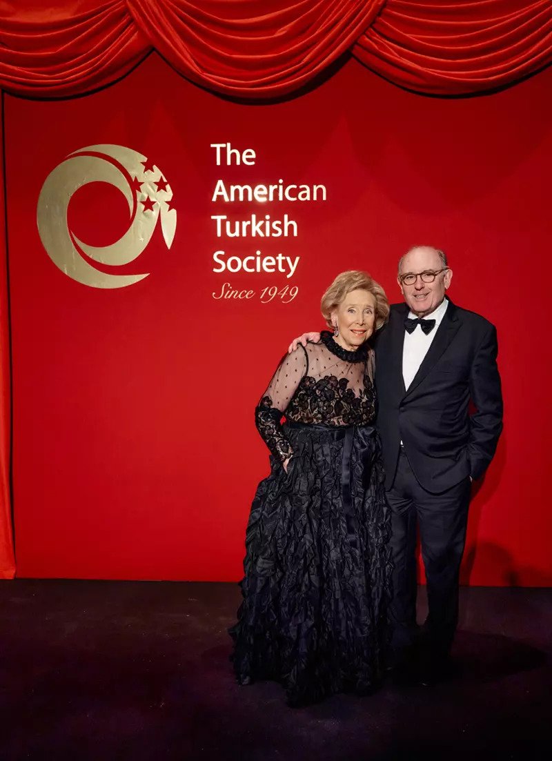 Linda Wachner, Joel Kassimir