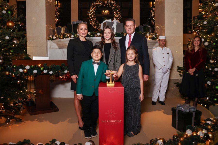 Eda Sevaioğlu Tan, Alina Boz, Jonathan H. Crook