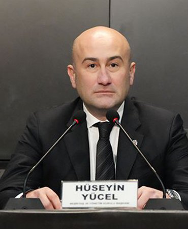 Beşiktaş Kulübü'nde ilk başkan adayı Hüseyin Yücel oldu