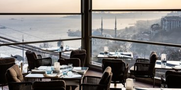 Boğaz'ın eşsiz manzarasında zerafet ve lezzetin adresi: 16 roof Restaurant