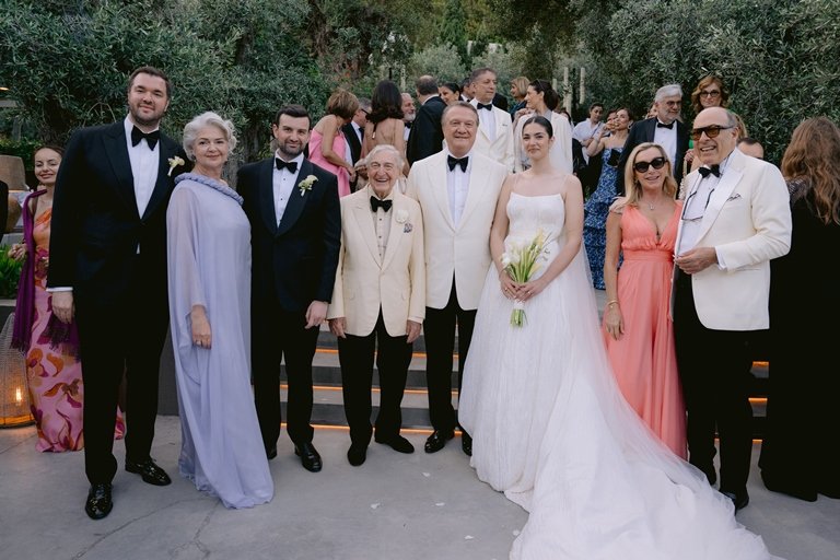 Simin – Hasan Arat, Sara - David Hershman, Zeynep Arat, Jack Hershman, Rahmi Koç