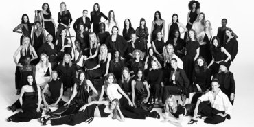 Zara 50. yılını, dünyaca ünlü 50 mankenle kutladı