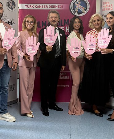 Türk Kanser Derneği'nden meme kanserine karşı farkındalık: 'Olmaz olmaz deme hiç'