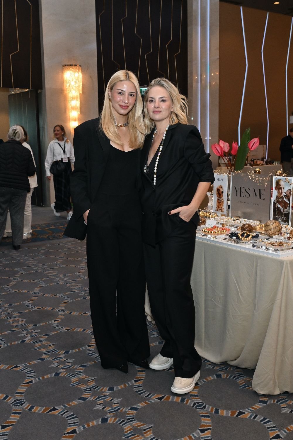 Ecem, Yeşim Oltulu