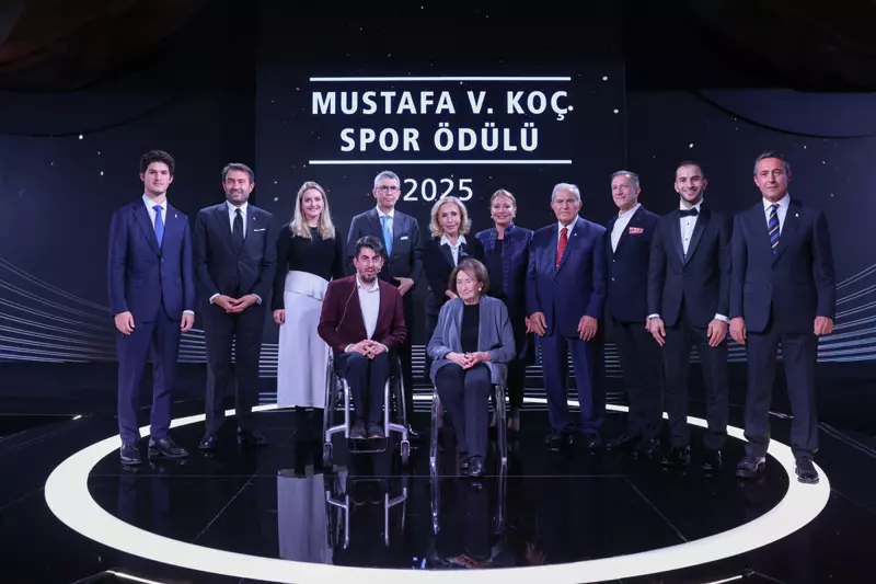 Kerim Rahmi Koç, Murat Aksu, Esra Koç, Caroline Koç, Ali Koç, Çiğdem Simavi, Semahat Arsel, Enver Yıldırım, Abdullah Öztürk