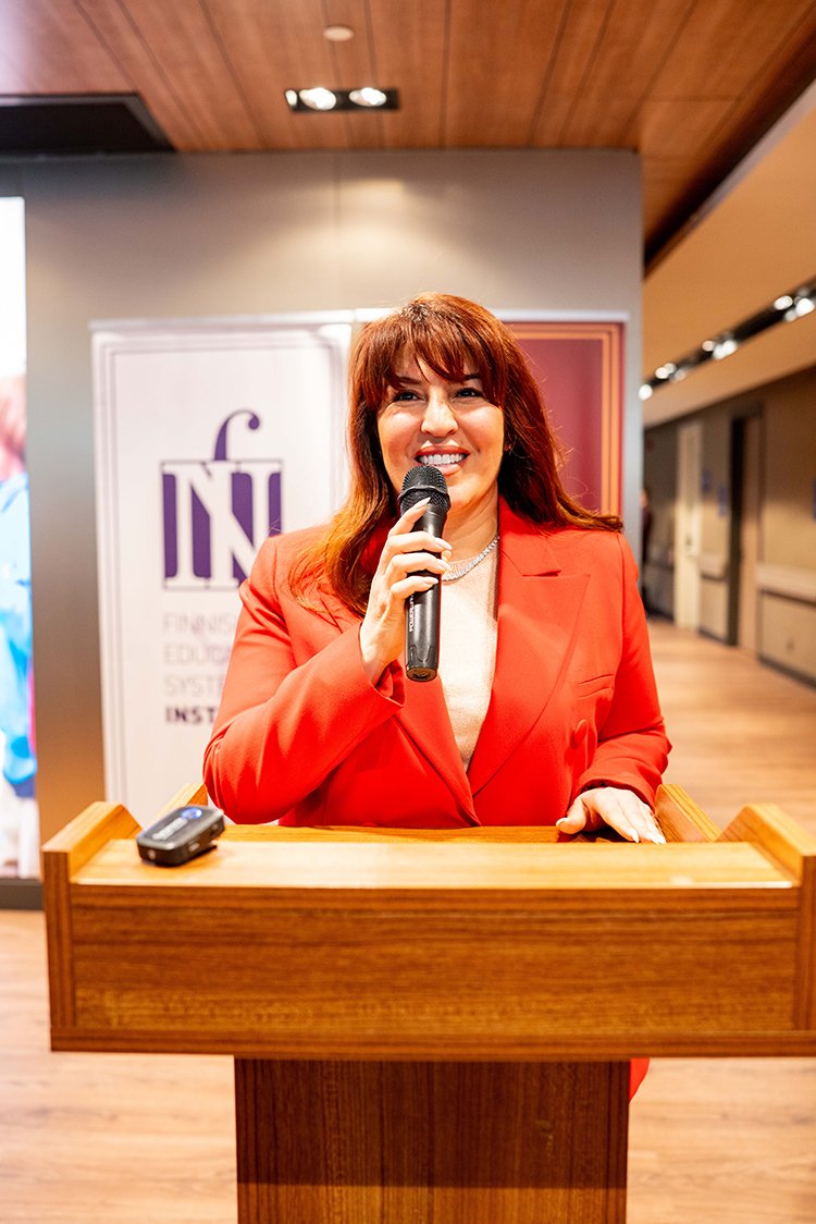 Özbek Kadın Hakları Derneği Başkanı Ozoda Islomova