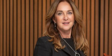 “Yedi Kere Düş, Sekiz Kere Kalk” kitabı raflardaki yerini aldı