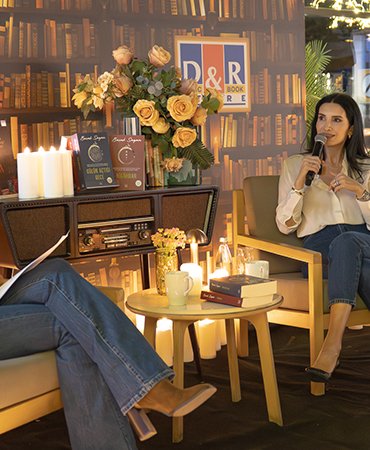 Başak Sayan, yeni kitabının lansmanında bir sonrakinin de müjdesini verdi