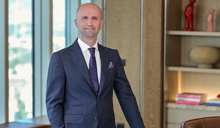 Akbank’tan KOBİ’lere dijital hamle: DijiOrtak artık Akbank Mobil’de