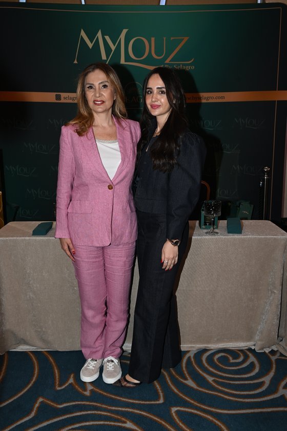 Esra Öztürk - Selin Öztürk