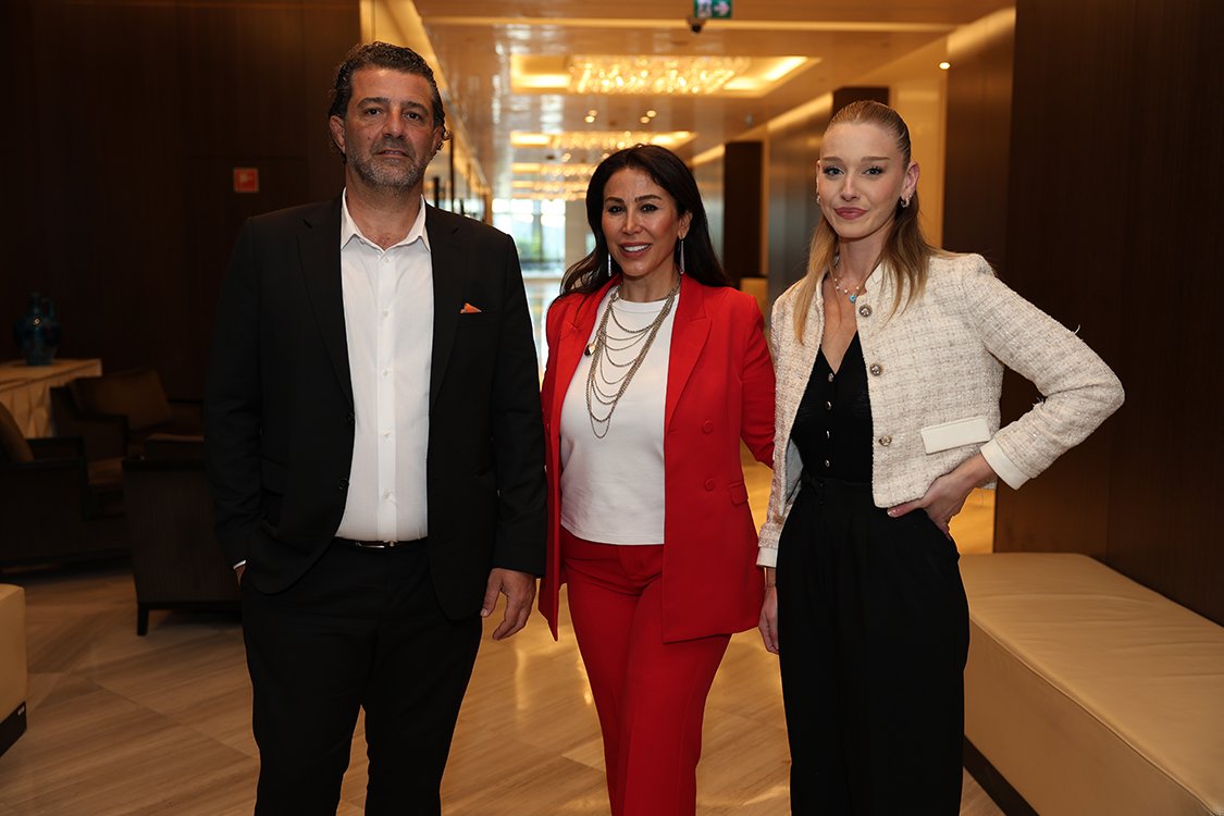Yiannis Trakadas,Elçin Trakadas,Bridget Talphesian