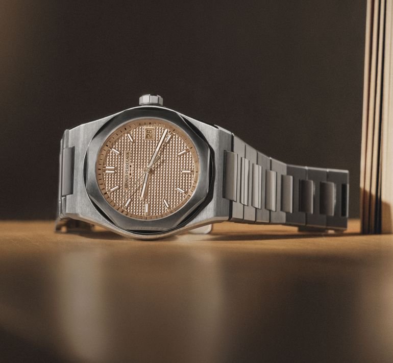 Girard-Perregaux Laureato Fifty 39 mm