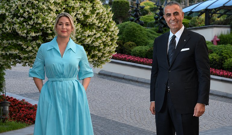 Cemiyet kulislerinde konuşulan yakınlaşma: İpek Toplusoy ve Ahmet Arslan