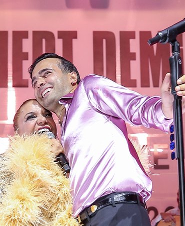 Mert Demir ve Kibariye’den Harbiye’de sürpriz düet