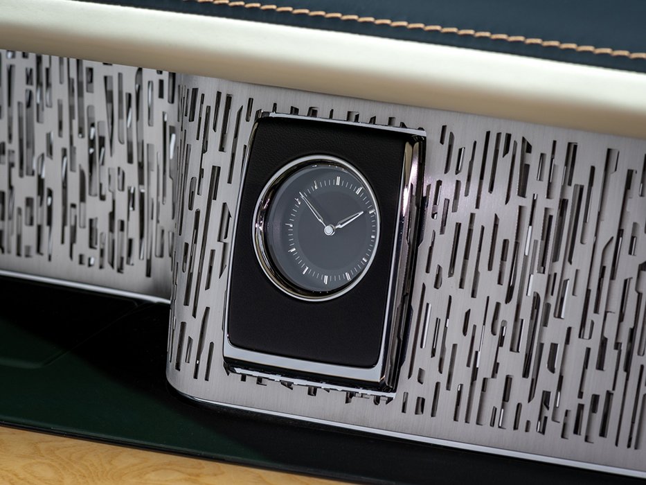 lowRes unveiling phantom hu