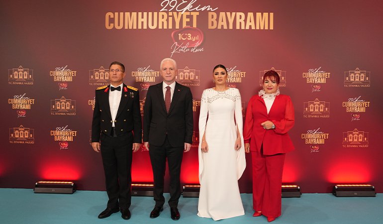 1. Ordu ve İstanbul Garnizon Komutanı Orgeneral Bahtiyar Ersay - İstanbul Valisi Davut Gül ve eşi Gülden Gül