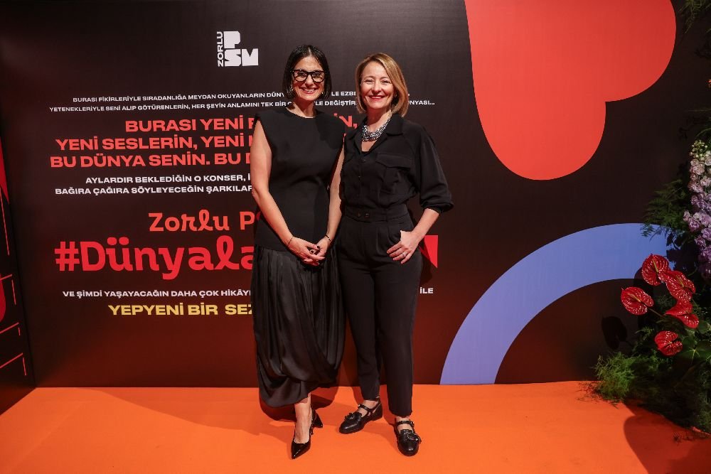 Filiz Ova - Selen Zorlu
