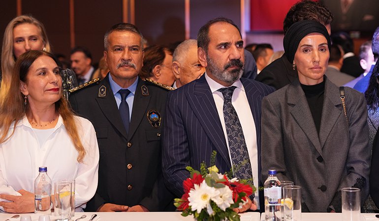 Mecnun Otyakmaz - Gökçe Otyakmaz