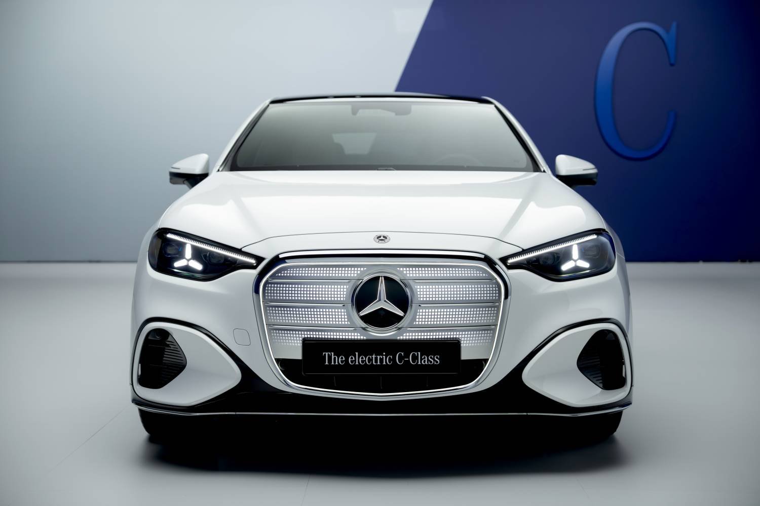 Mercedes-Benz elektrikli C 400 4MATIC AMG